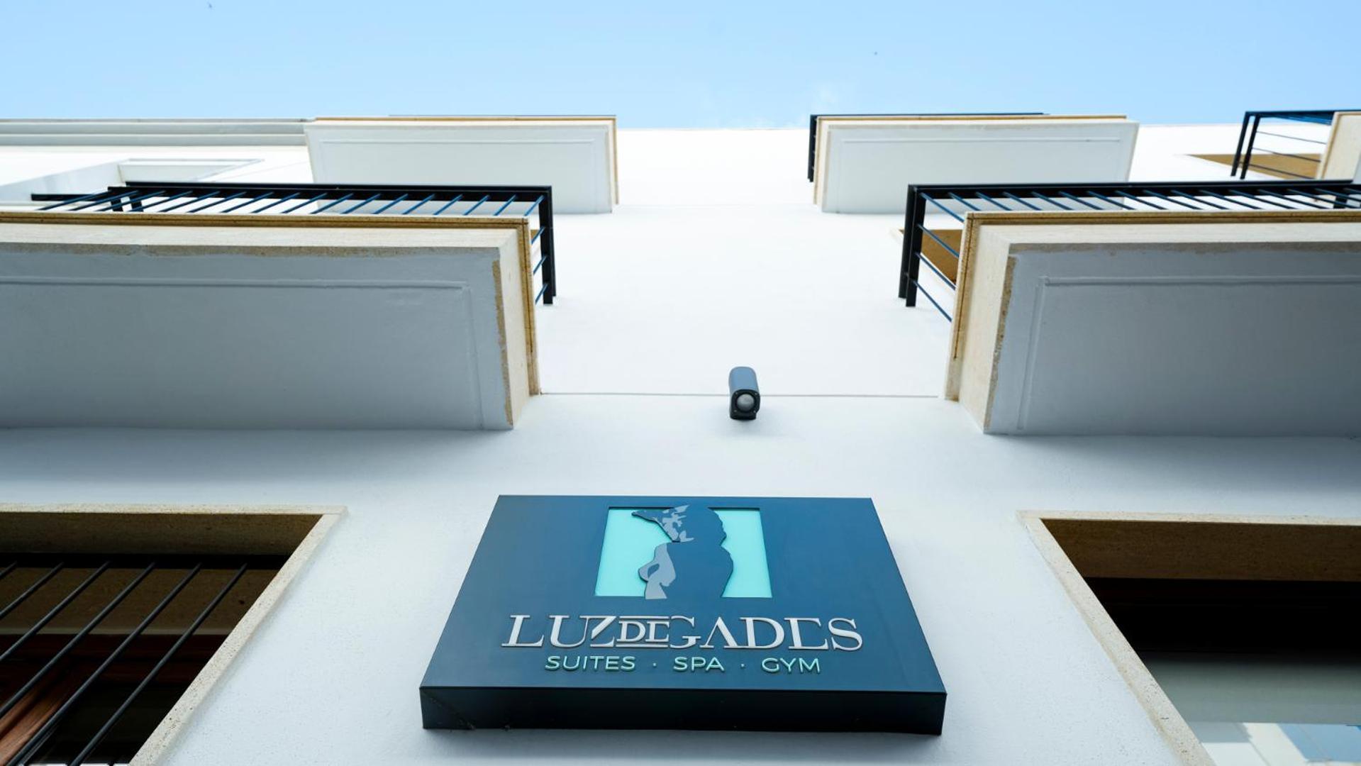 Aparthotel Luz De Gades - Suites Spa Gym - Adults Only Cádiz Exterior photo
