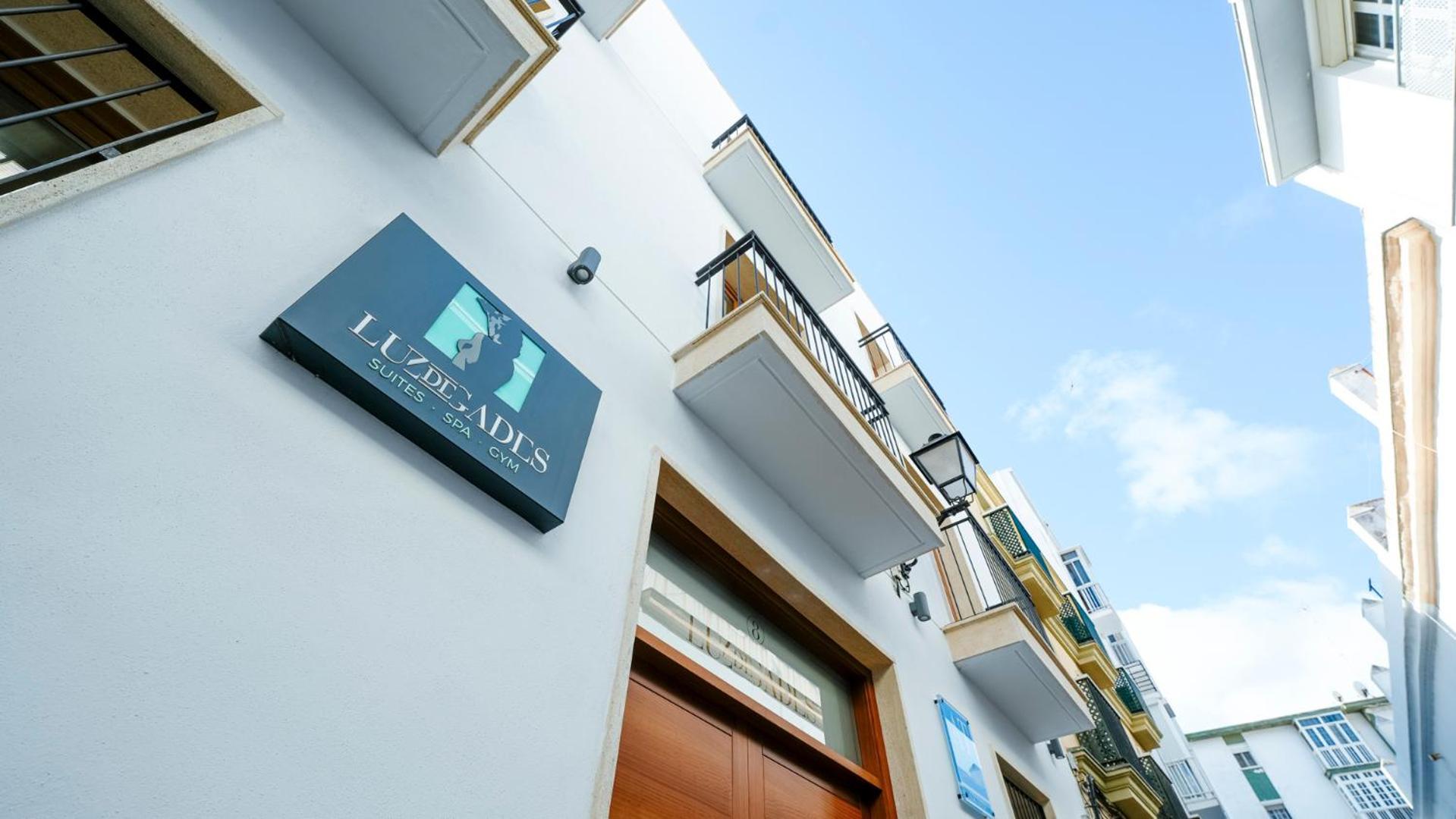 Aparthotel Luz De Gades - Suites Spa Gym - Adults Only Cádiz Exterior photo