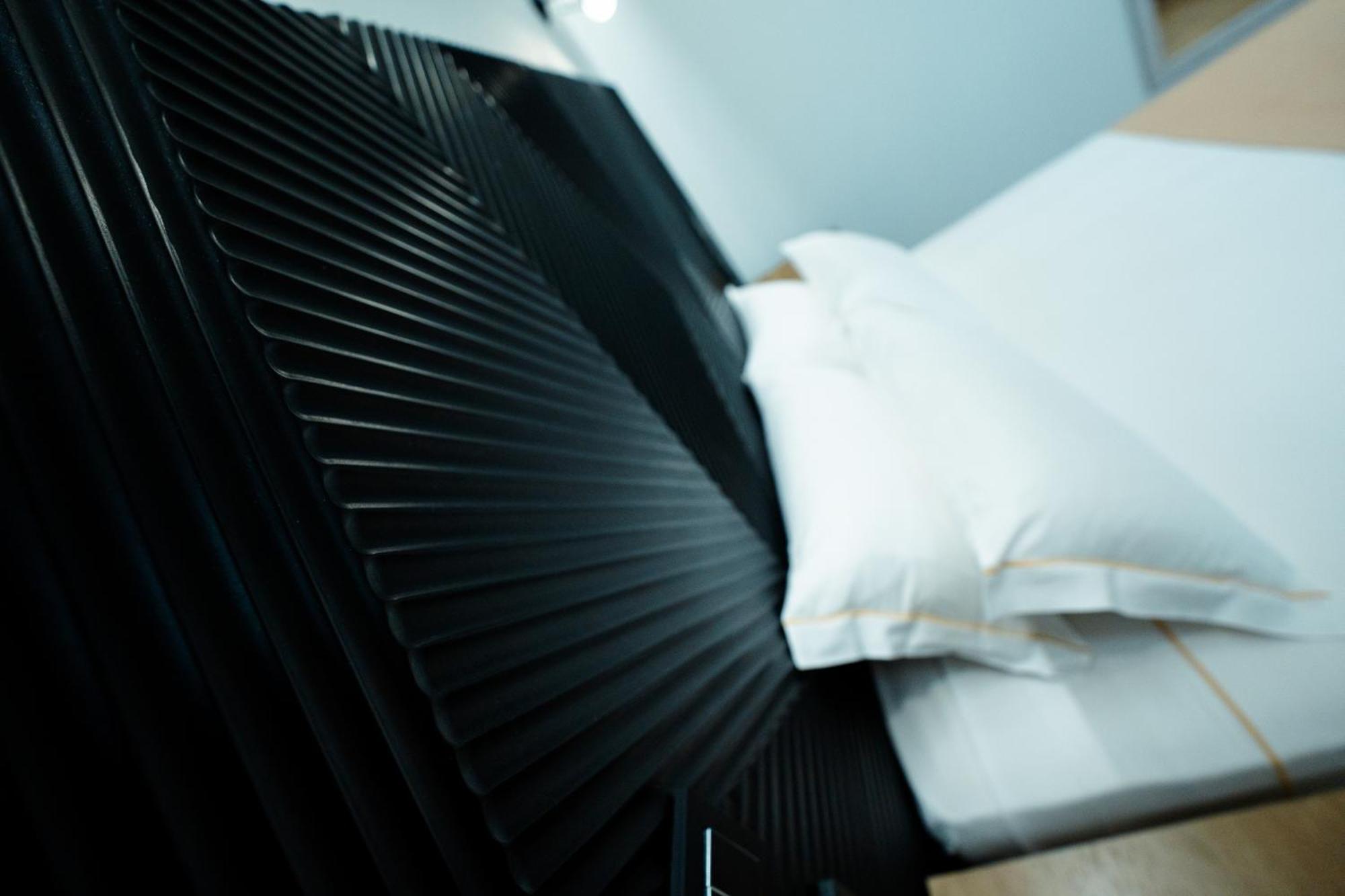 Aparthotel Luz De Gades - Suites Spa Gym - Adults Only Cádiz Room photo